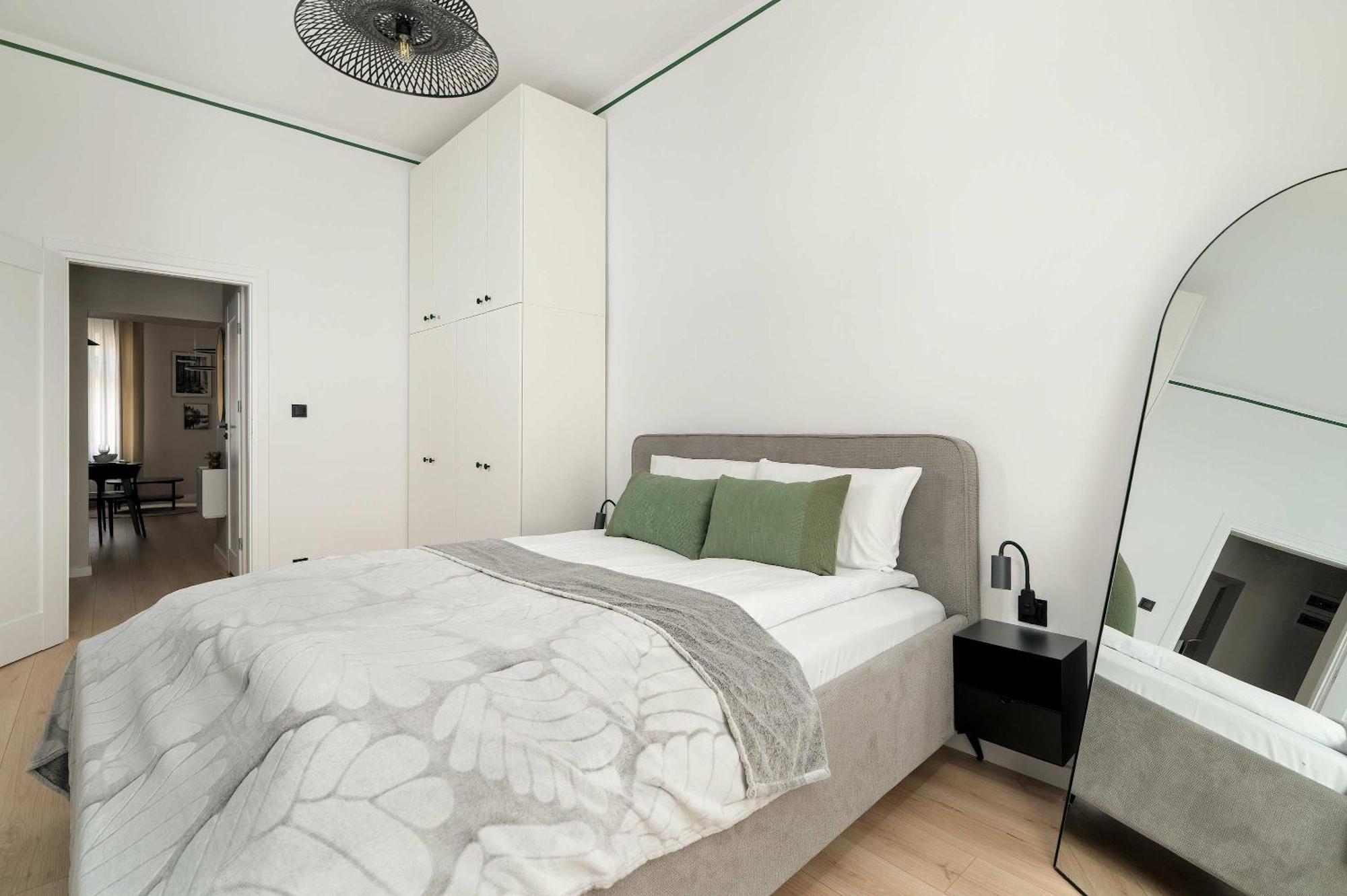 Bright Close To The Old Market Square In By Renters