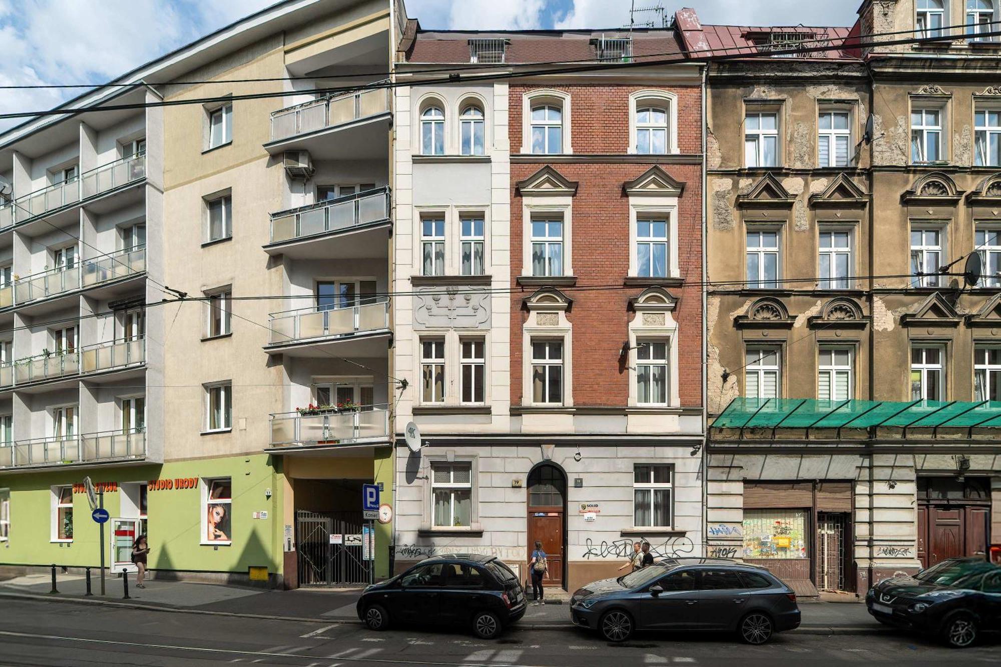 Bright Close To The Old Market Square In By Renters * Poznan