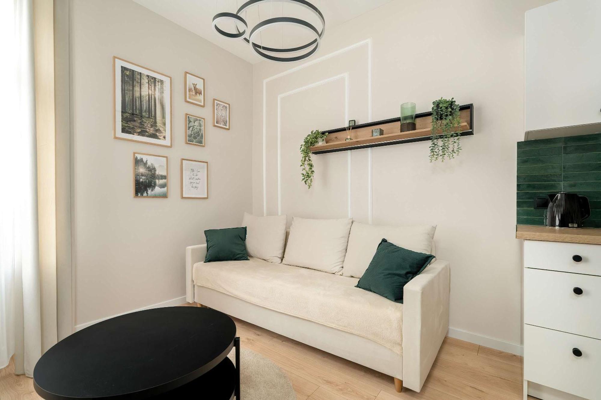 Bright Close To The Old Market Square In By Renters * Poznan